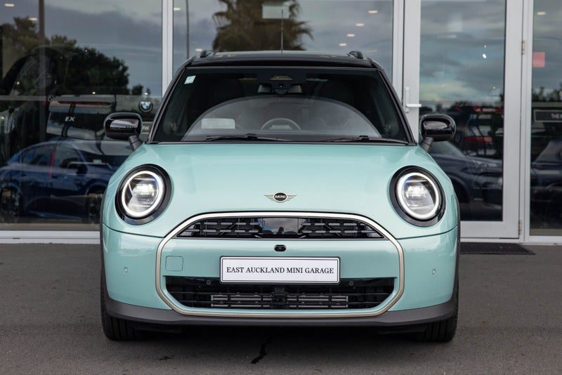 2026 MINI Cooper C 5-Door Favoured, photo 2