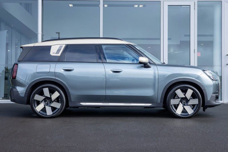 2026 MINI Countryman Favoured, photo 3