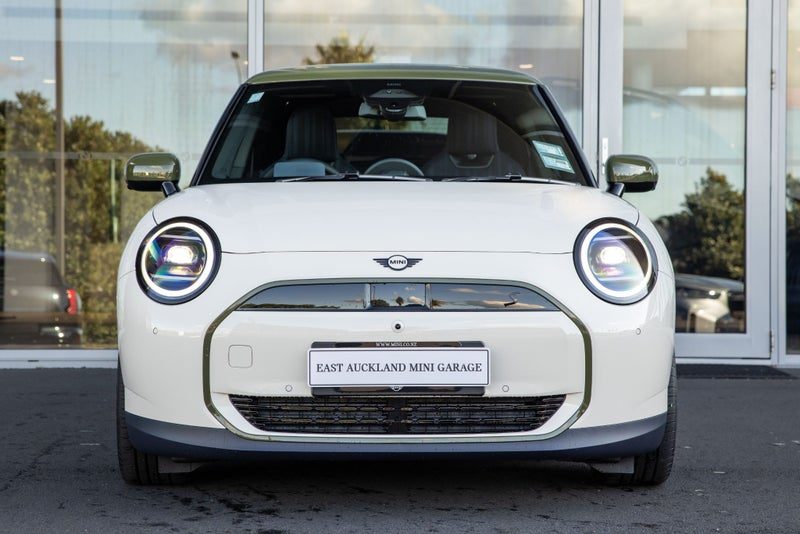 2026 MINI Cooper SE, photo 2