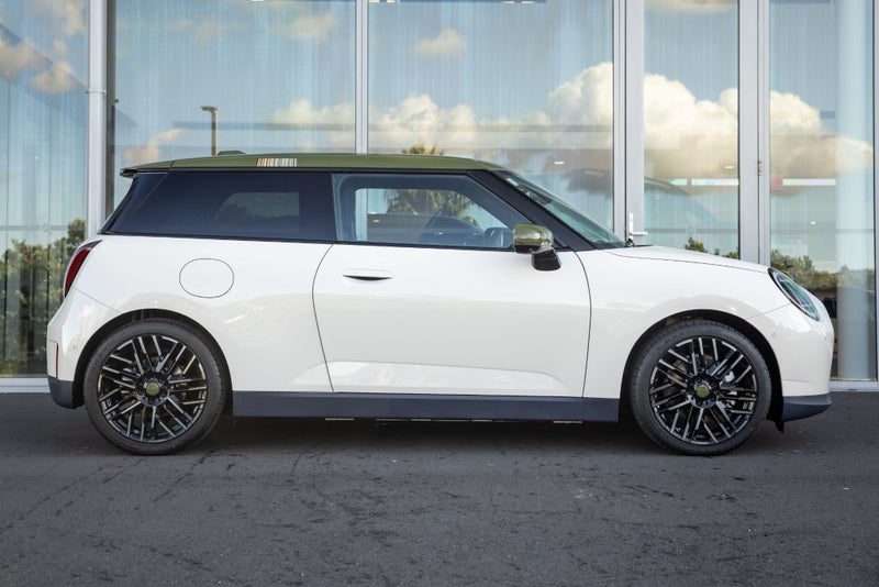 2026 MINI Cooper SE, photo 3