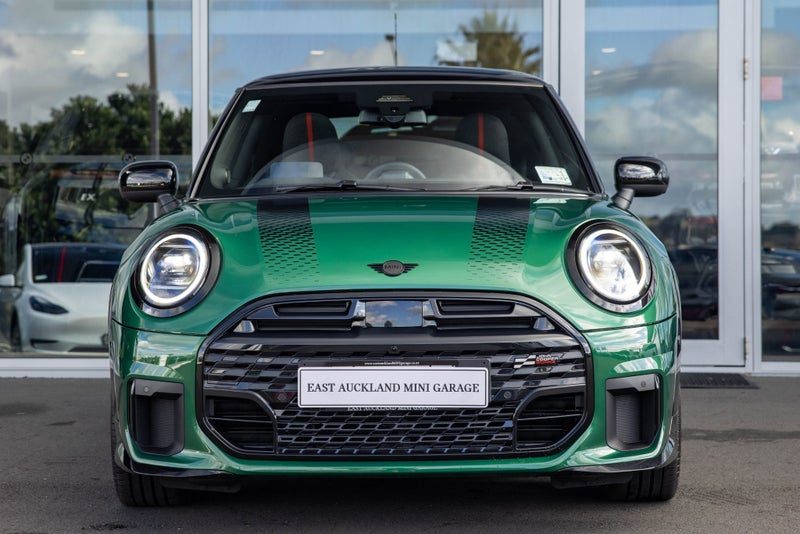 2026 MINI Cooper S 3 door JCW Sport, photo 2