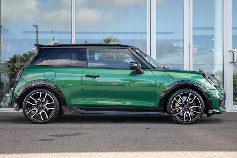 2026 MINI Cooper S 3 door JCW Sport, photo 3