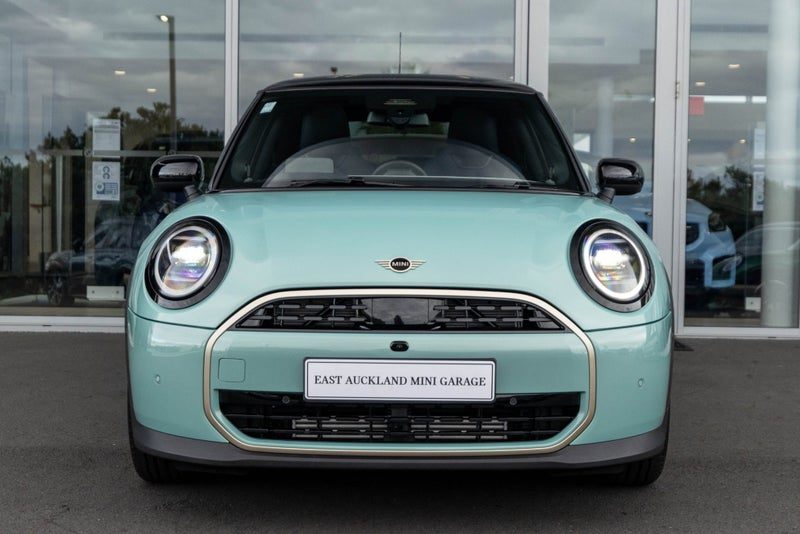 2026 MINI Cooper C 3 Door Favoured, photo 2
