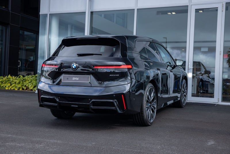 2026 BMW iX xDrive45, photo 3