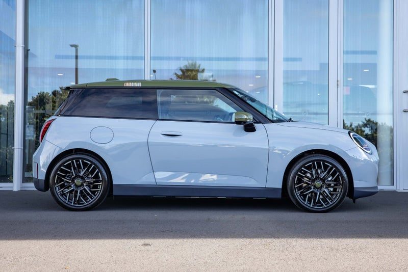 2026 MINI Cooper SE, photo 3