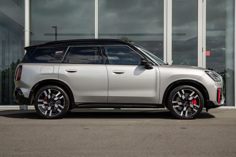 2026 MINI Countryman JCW ALL4 Favoured (High Spec), photo 3