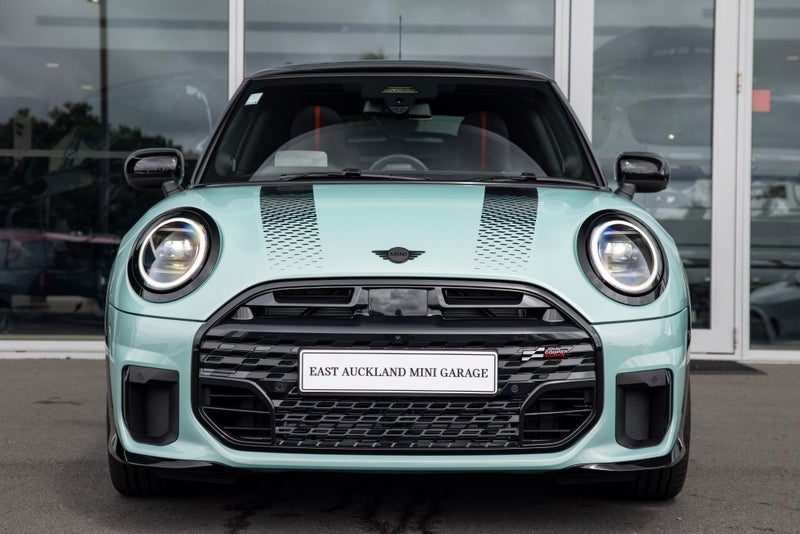 2026 MINI Cooper S 3 door JCW Sport, photo 2