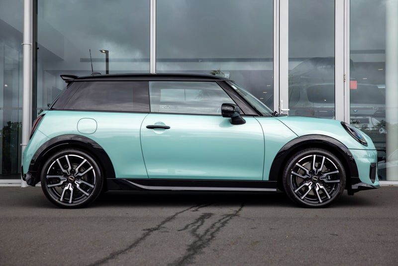 2026 MINI Cooper S 3 door JCW Sport, photo 3