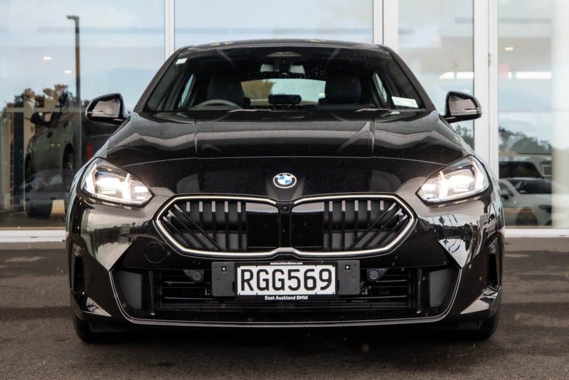2025 BMW 120i Hatch, photo 2