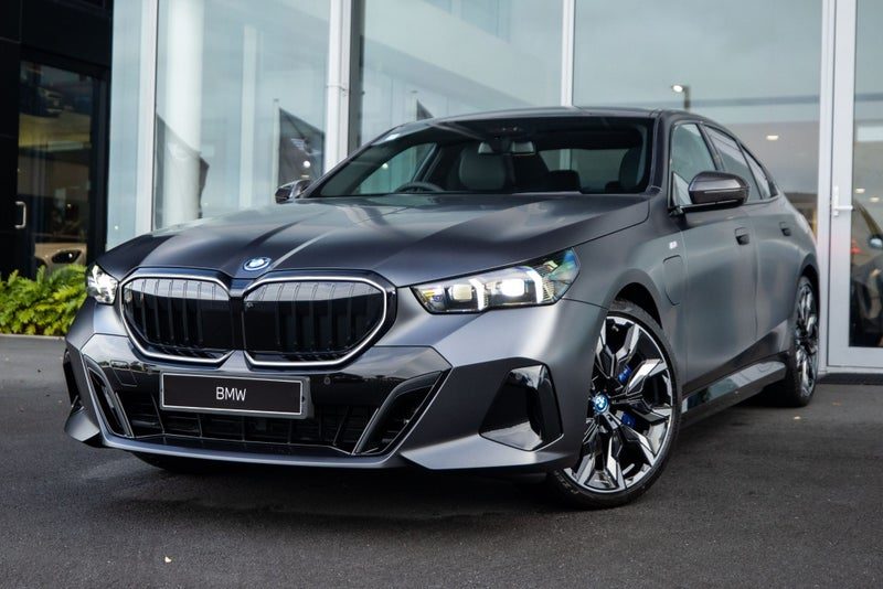 2026 BMW 550e xDrive PHEV