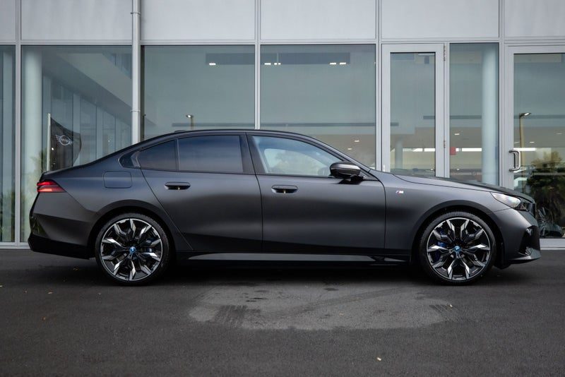 2026 BMW 550e xDrive PHEV, photo 3
