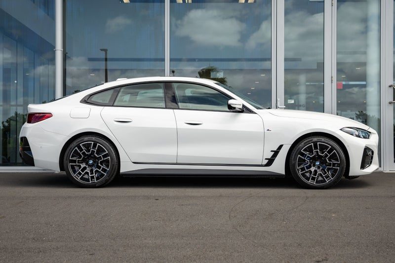 2026 BMW i4 i4 edrive40, photo 3