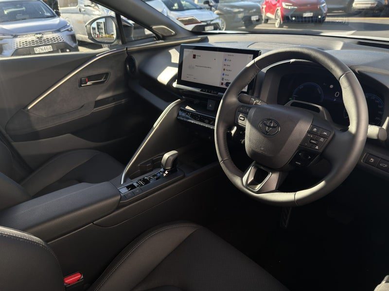 2026 Toyota C-HR Limited, photo 2