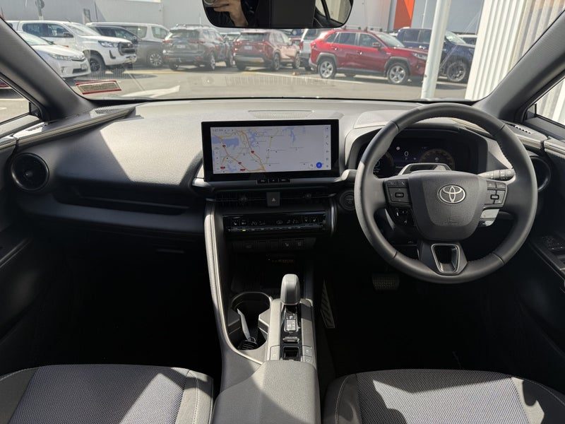 2026 Toyota C-HR GXL, photo 2