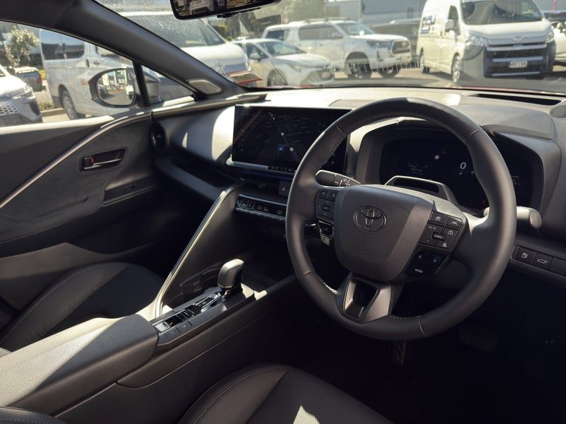 2026 Toyota C-HR Limited, photo 2