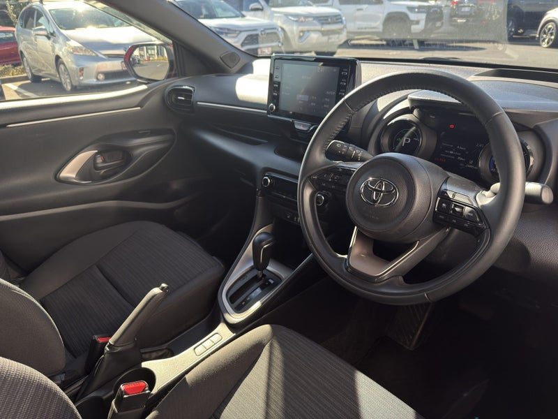 2021 Toyota Yaris 1.5 Hybrid Z 5 Dr Hatch CVT 2WD, photo 2