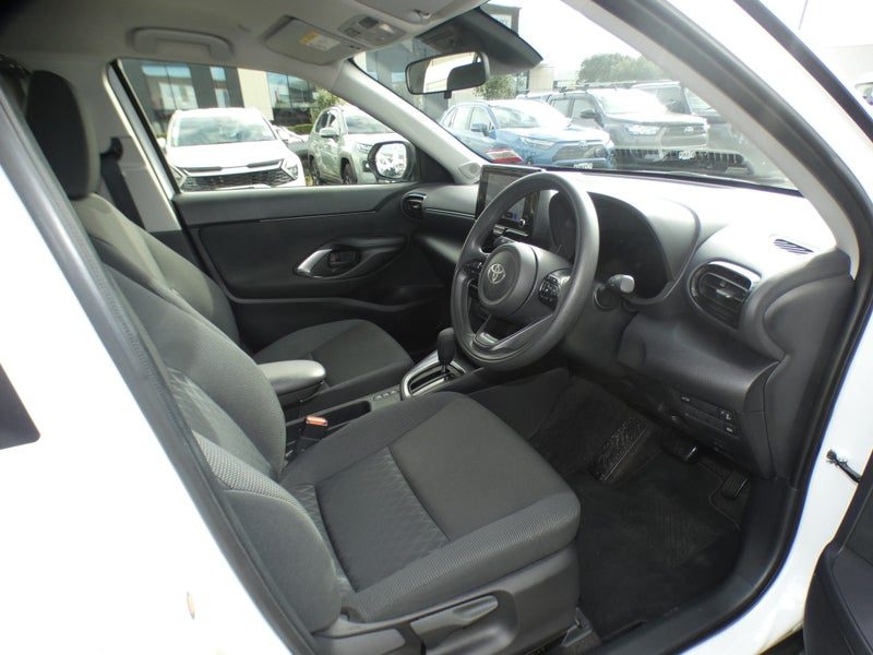 2025 Toyota Yaris Cross GX, photo 2