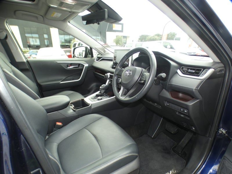2022 Toyota RAV4 Limited, photo 2