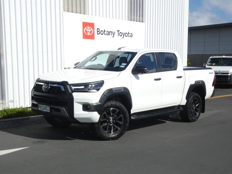 2022 Toyota Hilux SR 5 Cruiser