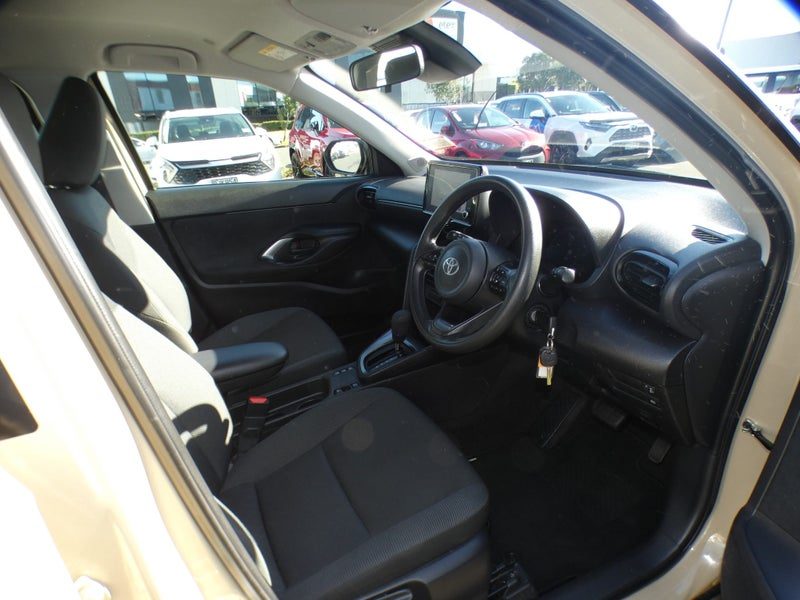 2024 Toyota Yaris Cross GX, photo 2