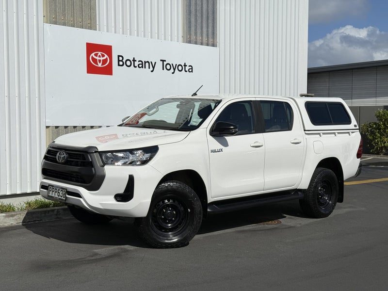 2022 Toyota Hilux SR