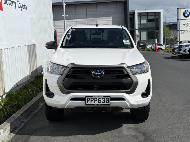 2022 Toyota Hilux SR, photo 3