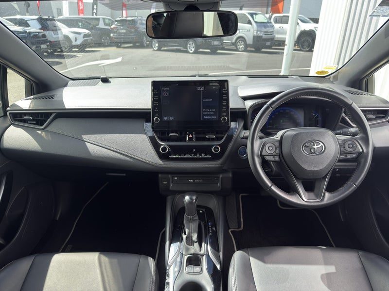 2021 Toyota Corolla Touring, photo 2