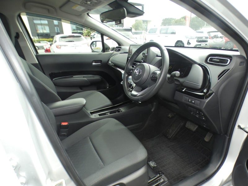 2023 Toyota Aqua G, photo 2