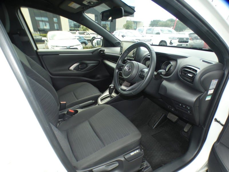 2020 Toyota Yaris 1.5 Hybrid Z 5 Dr Hatch CVT 2WD, photo 2