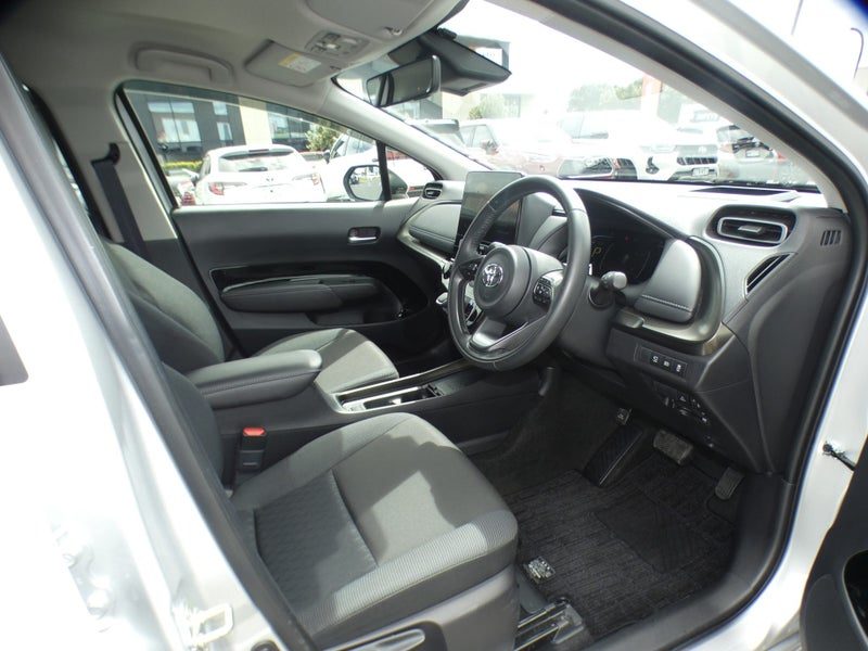 2025 Toyota Aqua 1.5 Hybrid Z 5 Dr Hatch CVT 2WD, photo 2