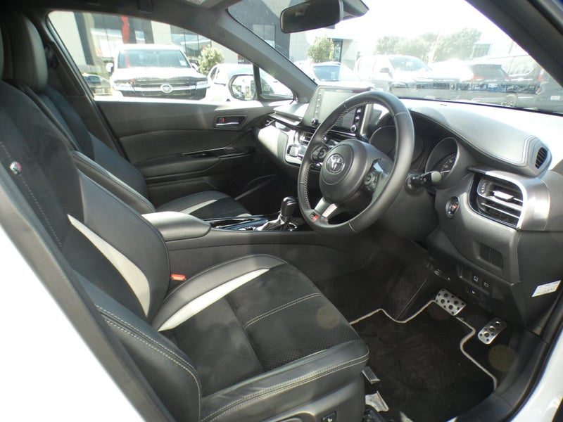 2019 Toyota C-HR GR Sport, photo 2