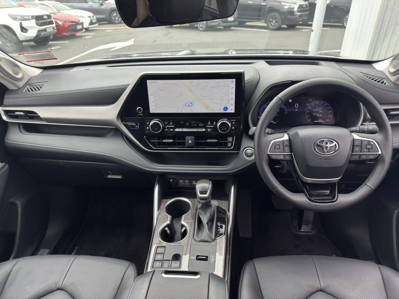 2026 Toyota Highlander Limited ZR, photo 2