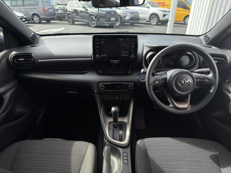 2021 Toyota Yaris 1.5 Hybrid Z 5 Dr Hatch CVT 2WD, photo 2