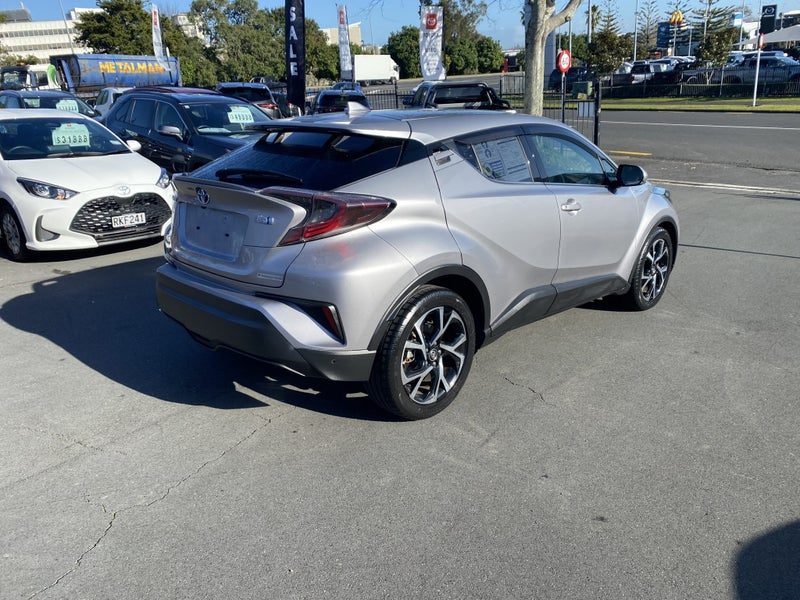 2017 Toyota C-HR 1.8 Hybrid G LED SUV, photo 2
