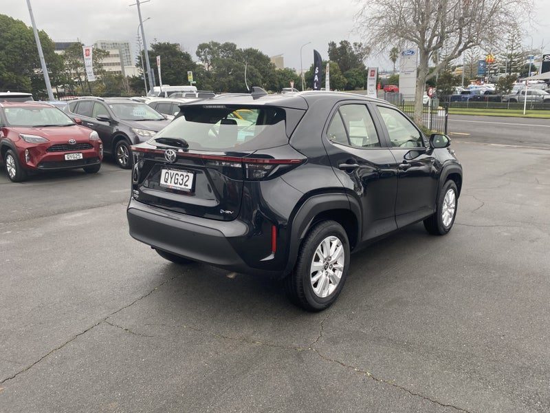 2024 Toyota Yaris Cross GX 1.5P Hybrid SUV, photo 2