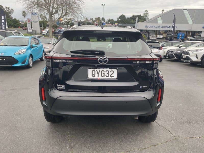 2024 Toyota Yaris Cross GX 1.5P Hybrid SUV, photo 3