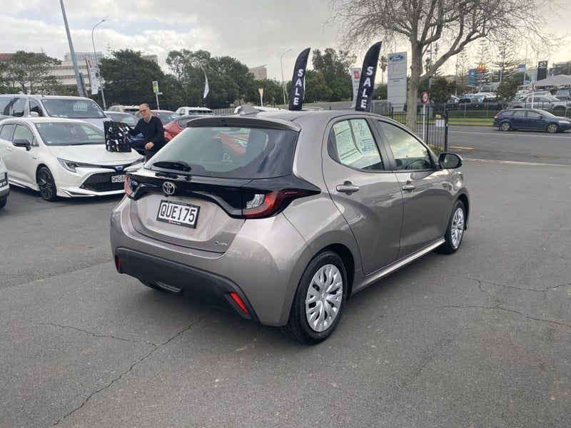 2024 Toyota Yaris GX 1.5P Hybrid, photo 2