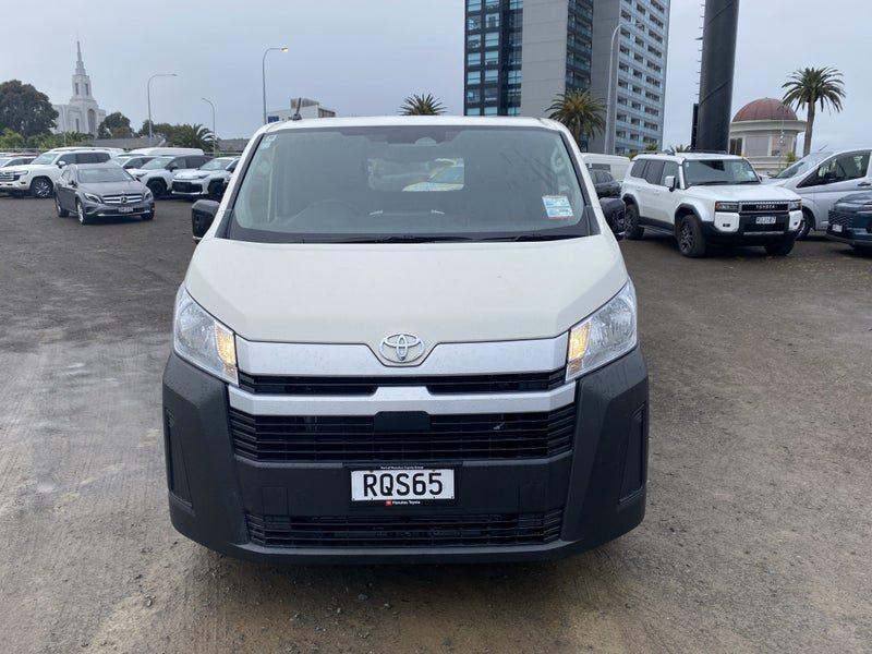 2026 Toyota Hiace ZR 2.8DT 6AT RWD GVN/5D/2S, photo 2