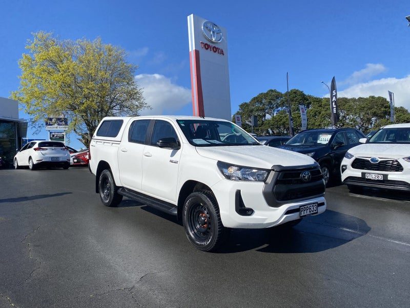 2022 Toyota Hilux SR