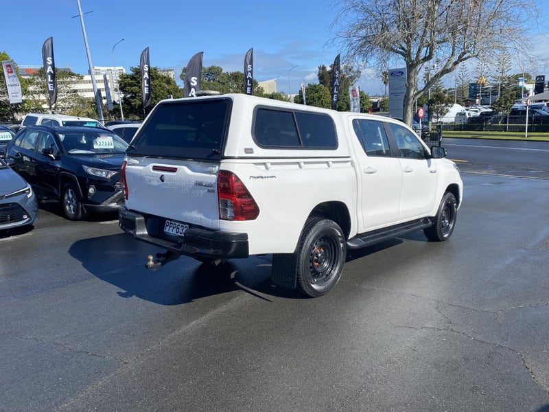 2022 Toyota Hilux SR, photo 2