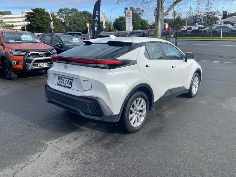 2024 Toyota C-HR 1.8P GX Hybrid SUV, photo 2