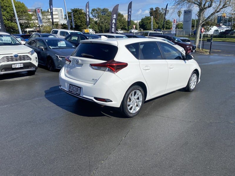 2016 Toyota Corolla GLX FWD 1.8P HATCH, photo 2