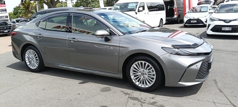 2026 Toyota Camry GX 2.5P HEV ECVT FWD, photo 2