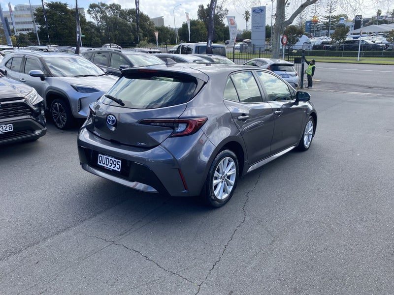 2024 Toyota Corolla GX 1.8P Hybrid Hatch, photo 2
