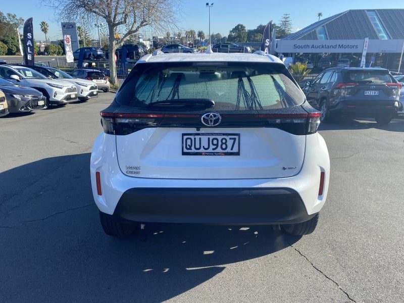 2024 Toyota Yaris Cross GX 1.5P Hybrid SUV, photo 3