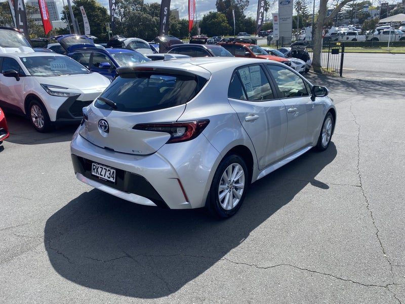2025 Toyota Corolla GX 1.8, photo 2