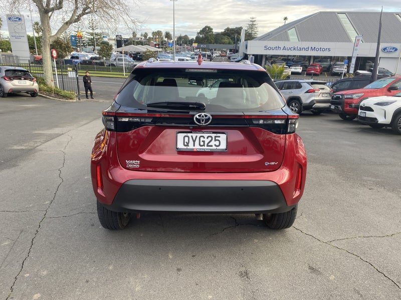 2024 Toyota Yaris Cross GX 1.5P Hybrid SUV, photo 3