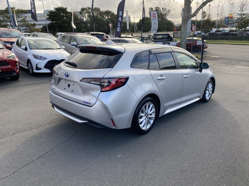 2023 Toyota Corolla Wagon, photo 2