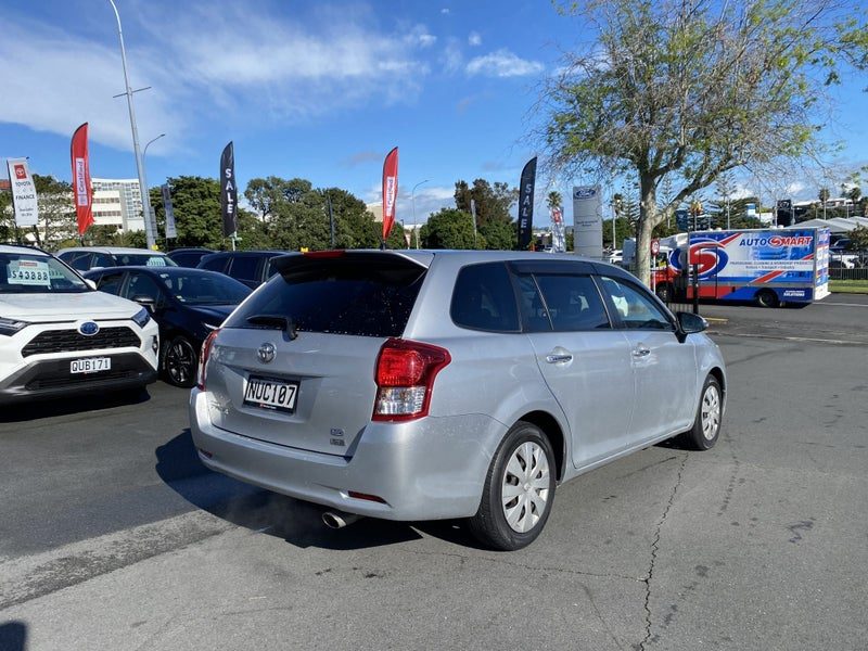 2013 Toyota Corolla Fielder S, photo 2