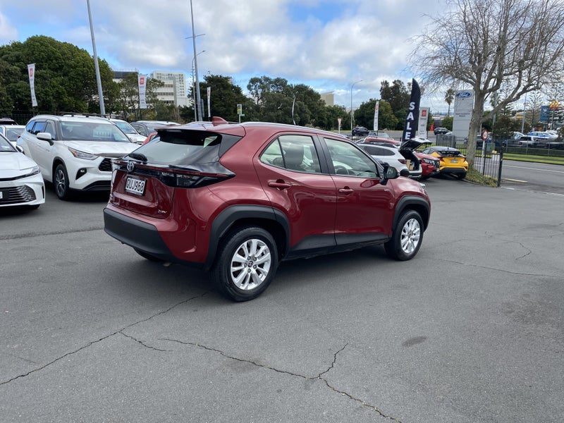 2024 Toyota Yaris Cross GX 1.5P Hybrid SUV, photo 2